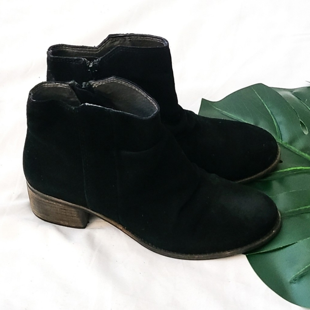 Seychelles Hawthorn Black Suede Ruched Top Block Heel Booties Size 8.5